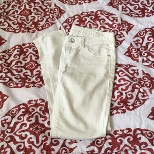 LA idol white denim jeans